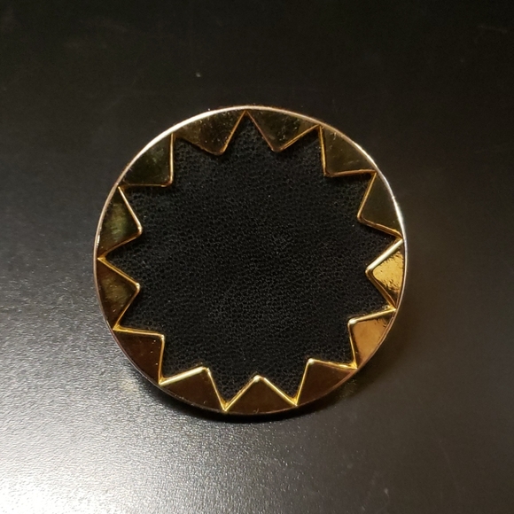 House of Harlow 1960 Sunburst Cocktail Ring - Picture 2 of 5